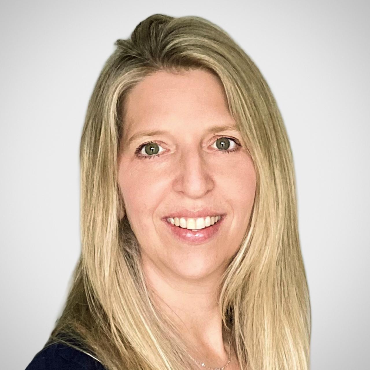 Photo of Lisa Simons