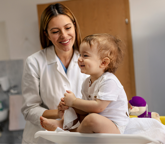 El mayor médico de atención primaria pediátrico de Florida demanda a la Agencia de Salud de Florida para proteger el acceso infantil a la atención