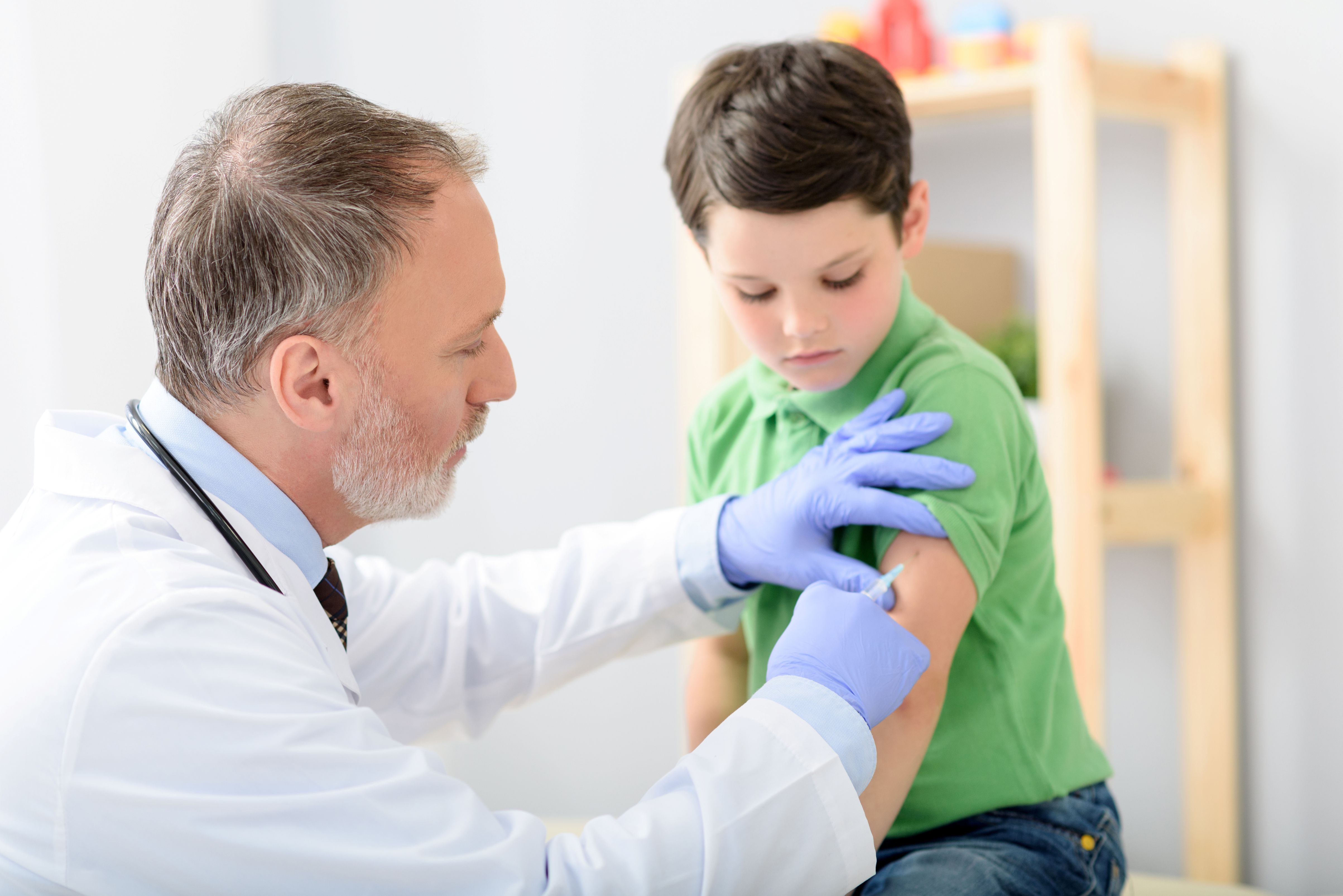 5 cosas que los padres deben saber sobre los niños y las vacunas contra la gripe